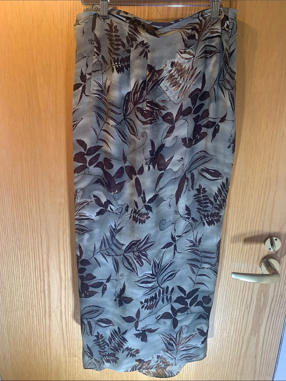 The J Peterman Company 100% Silk Floral Sarong Wrap Skirt in Sage/Tan - Size 14